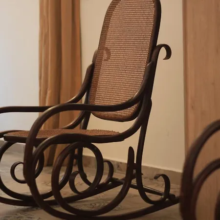 Giljana Ensuite Shared Terrace & Kitchen בית אירוח *