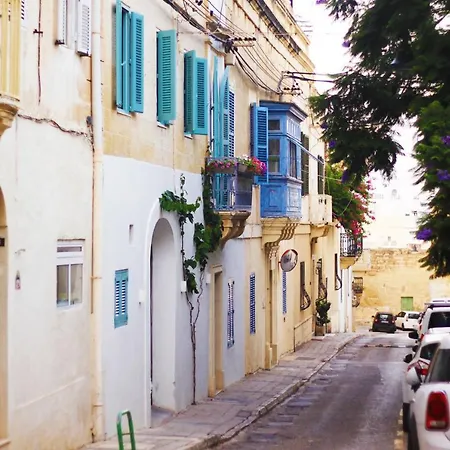 Kwatera prywatna Giljana Ensuite Shared Terrace & Kitchen