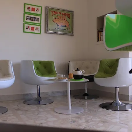 Giljana Ensuite Shared Terrace & Kitchen