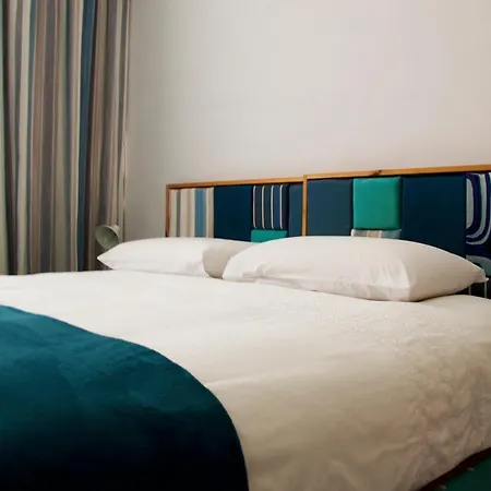 Giljana Ensuite Shared Terrace & Kitchen